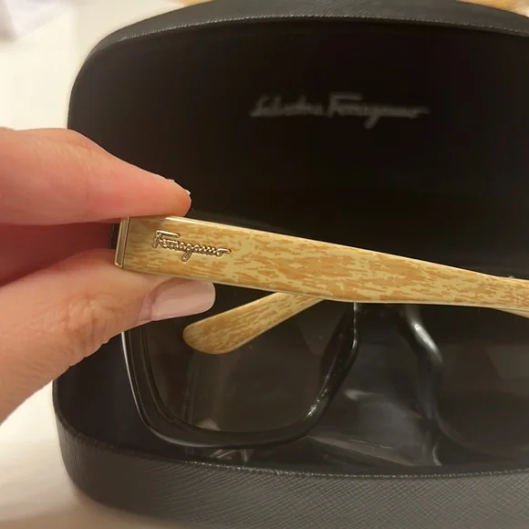 Salvator Ferragamo Sunglasses - Picture 4 of 5